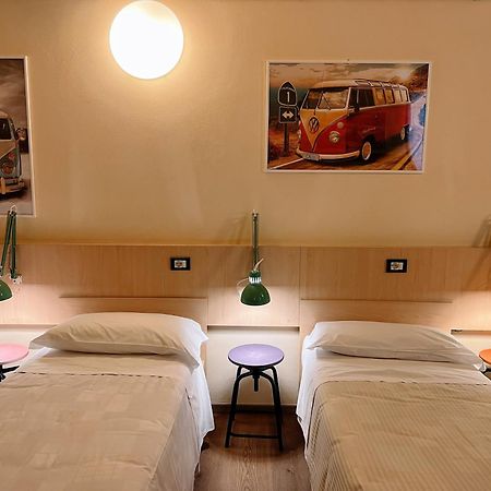 Central Hostel Bg Bergame Extérieur photo
