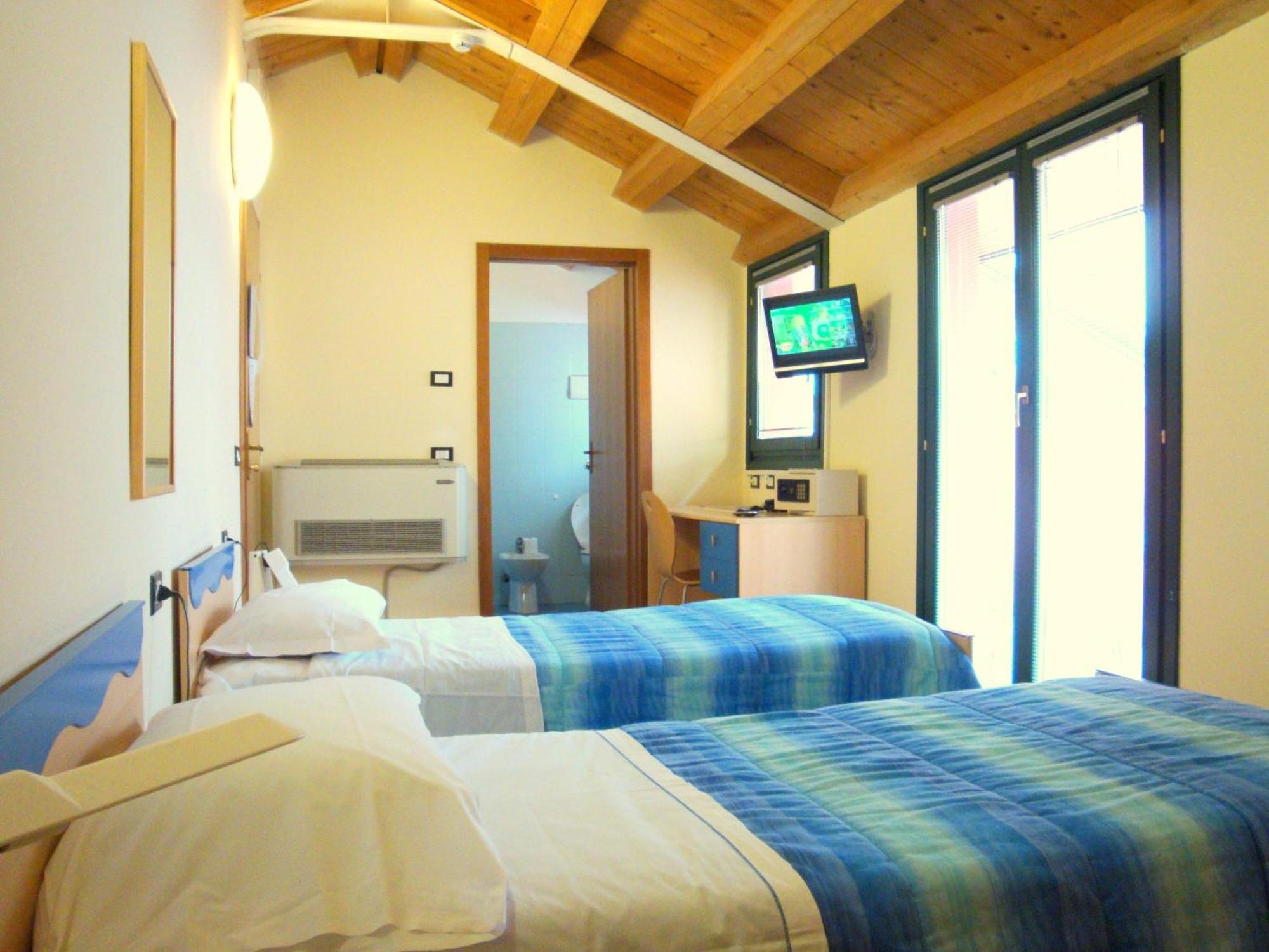 Central Hostel Bg Bergame Extérieur photo