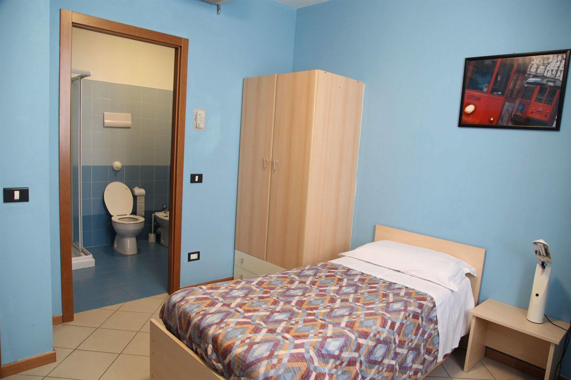Central Hostel Bg Bergame Extérieur photo