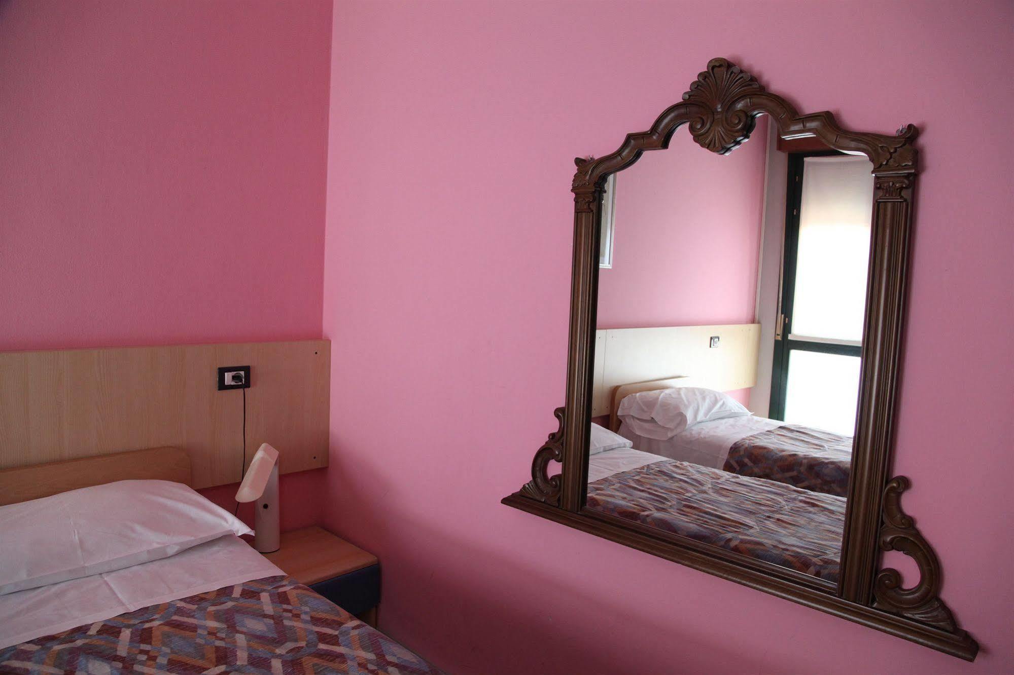 Central Hostel Bg Bergame Extérieur photo