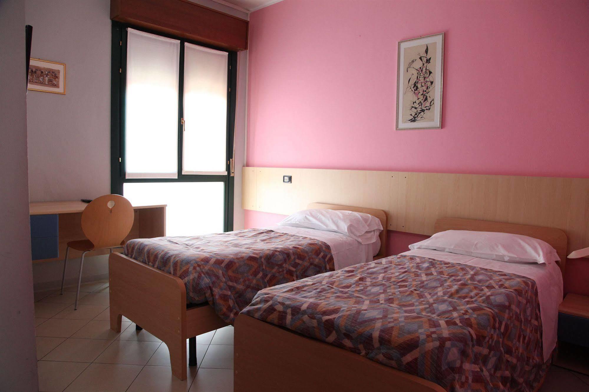 Central Hostel Bg Bergame Extérieur photo