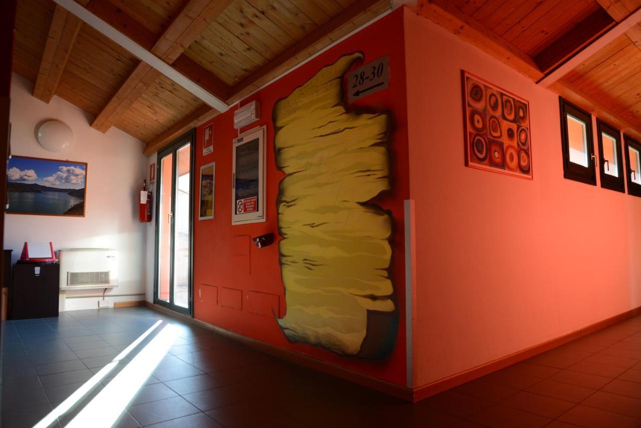 Central Hostel Bg Bergame Extérieur photo